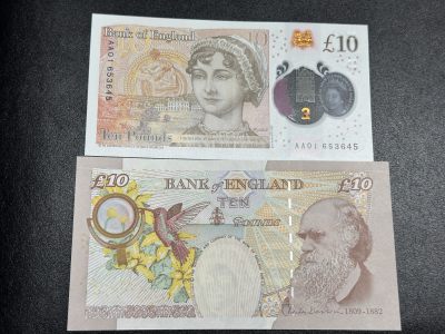 《外钞收藏家》第三百三十八期 - 英国E序列10镑全新+首发冠AA01塑料钞10镑UNC-（有压痕）两张一起