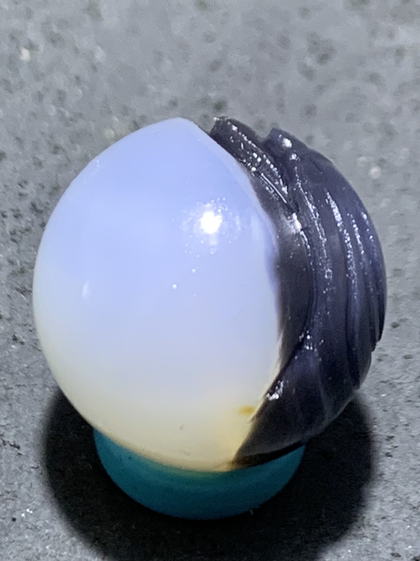 精品冰透高玉化药师玛瑙手工雕刻一心向佛珠子一颗