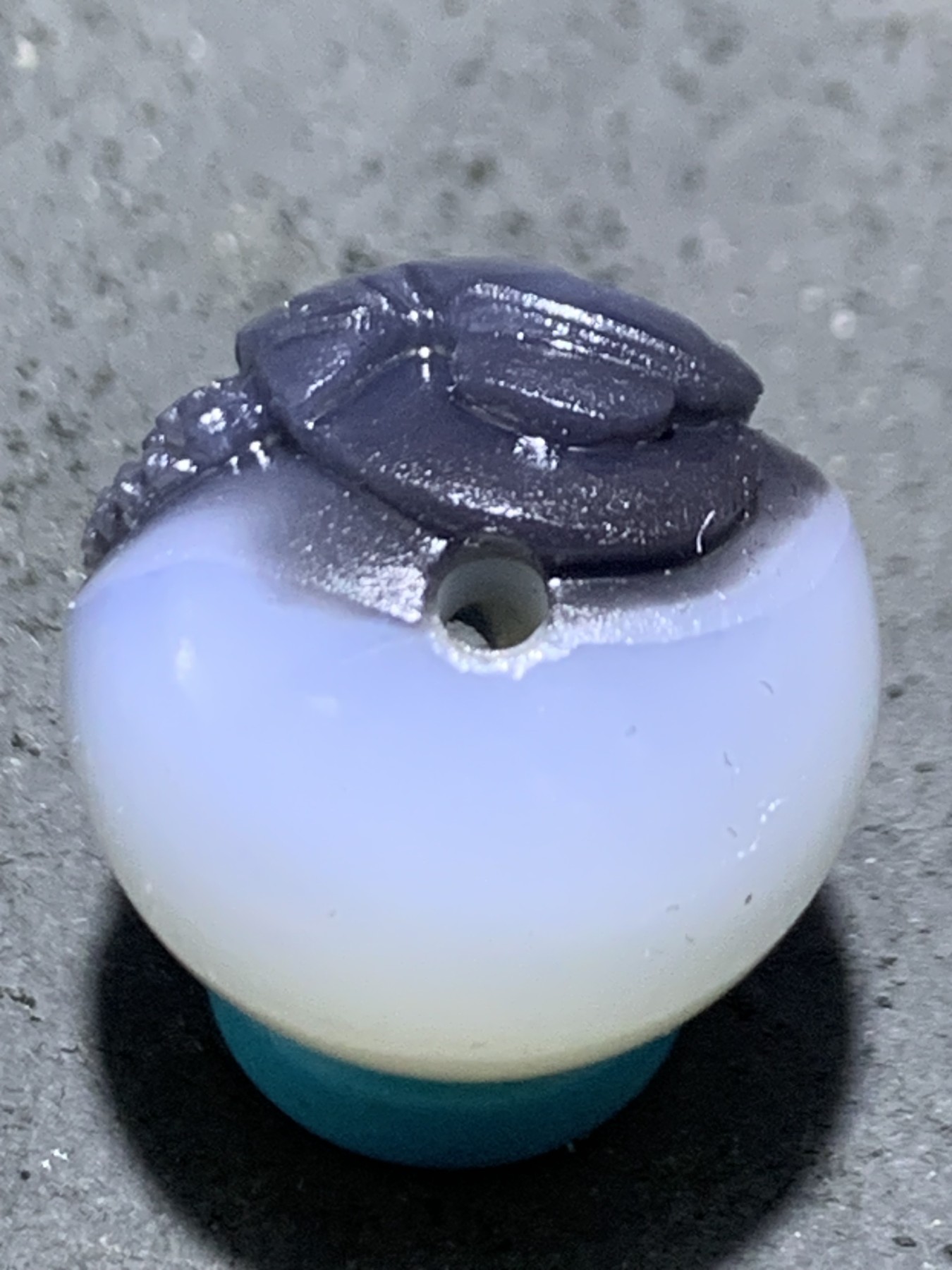 精品冰透高玉化药师玛瑙手工雕刻一心向佛珠子一颗