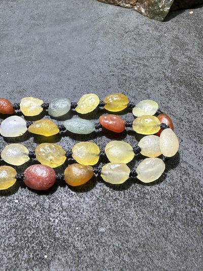 精美天然洁净透彻阿拉善彩珠玛瑙项链一条， 精美天然洁净透彻阿拉善彩珠玛瑙项链一条，