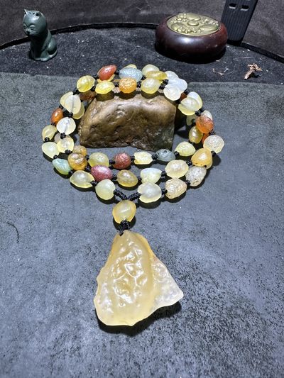 精美天然洁净透彻阿拉善彩珠玛瑙项链一条， - 精美天然洁净透彻阿拉善彩珠玛瑙项链一条，