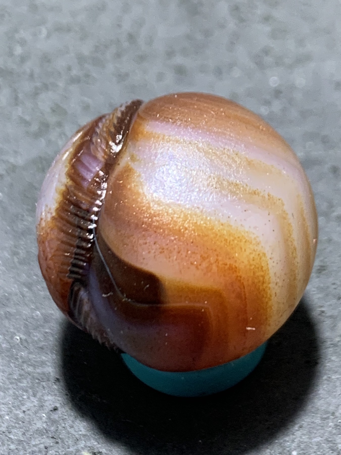 精美亚光高玉化巴西玛瑙手工俏色巧雕胖鲤鱼2.0圆珠一个！