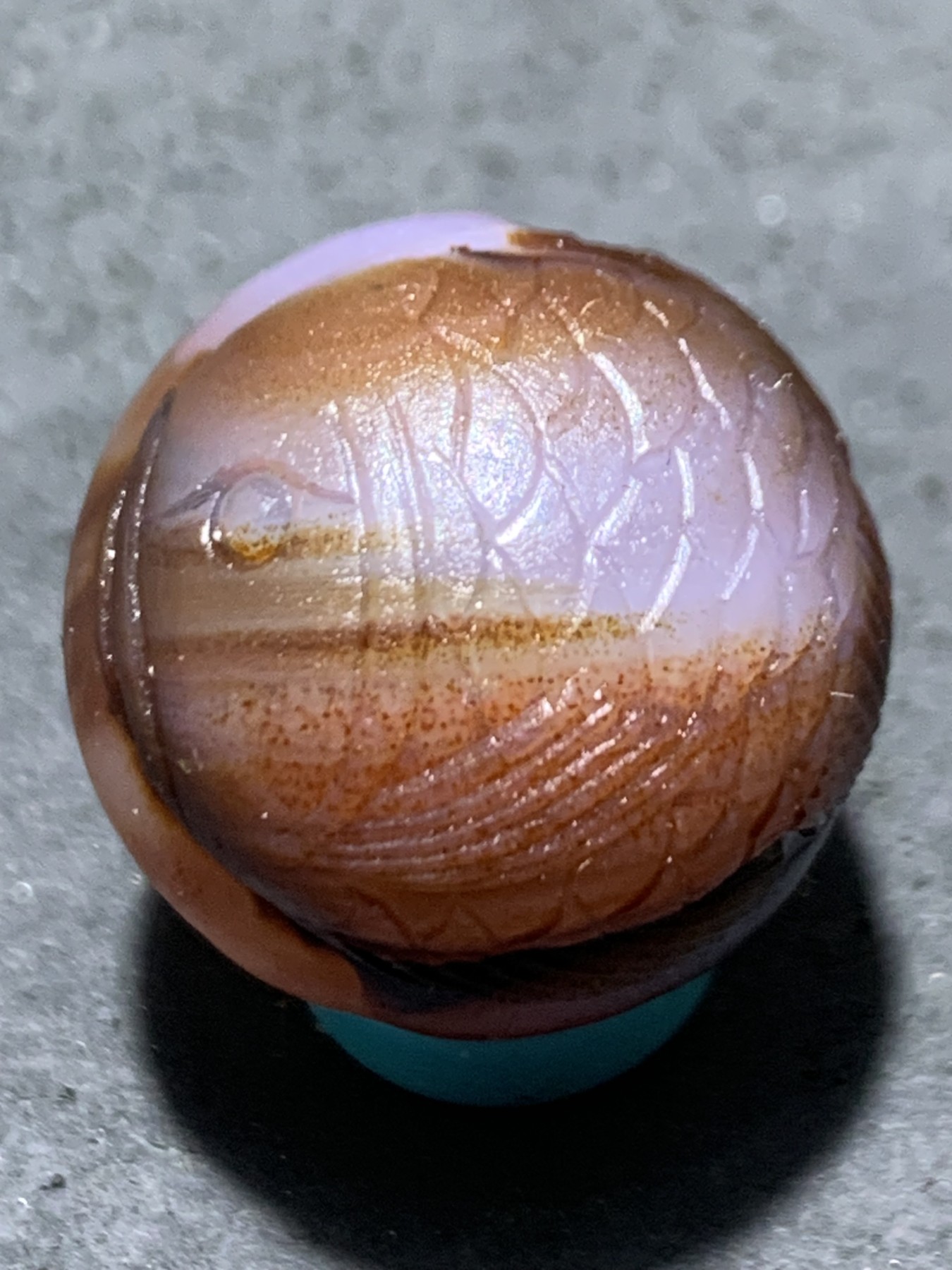 精美亚光高玉化巴西玛瑙手工俏色巧雕胖鲤鱼2.0圆珠一个！