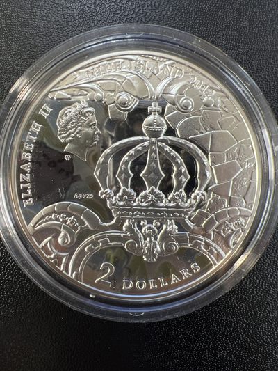 康怡轩钱币【俄罗斯+纽埃+新西兰+基里巴斯+德国 专场】第251001期  2012年纽埃发行琥珀屋镶琥珀2盎司2元精制纪念银币（原盒原证）