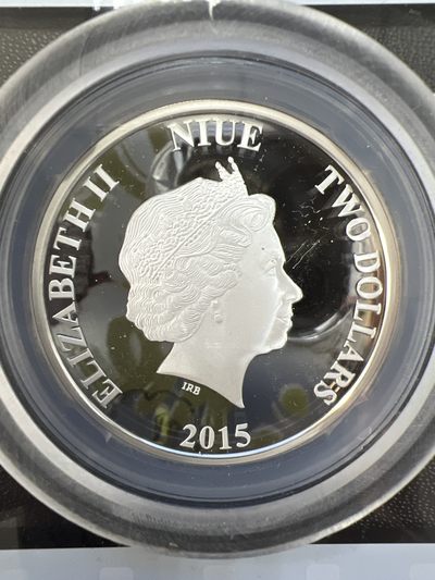 康怡轩钱币【俄罗斯+纽埃+新西兰+基里巴斯+德国 专场】第251001期  2015纽埃发行李小龙诞辰75周年彩色2元精制纪念银币（原盒原证）-JKD