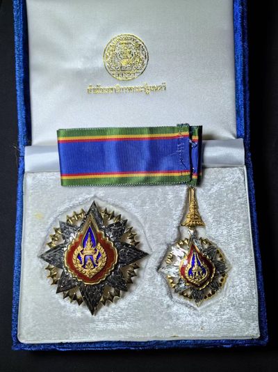 盛世勋华——号角文化勋章邮票专场拍卖第165期 - 泰国大军官级王冠勋章 带原盒 （泰国前总理英拉也有此章）