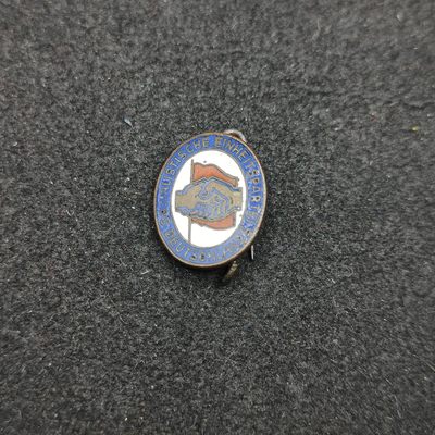 全场0元起拍 第131期 咸鱼国勋章拍卖专场 2月11日（周日）下午6：00开始 - 东德社会统一党珐琅党徽