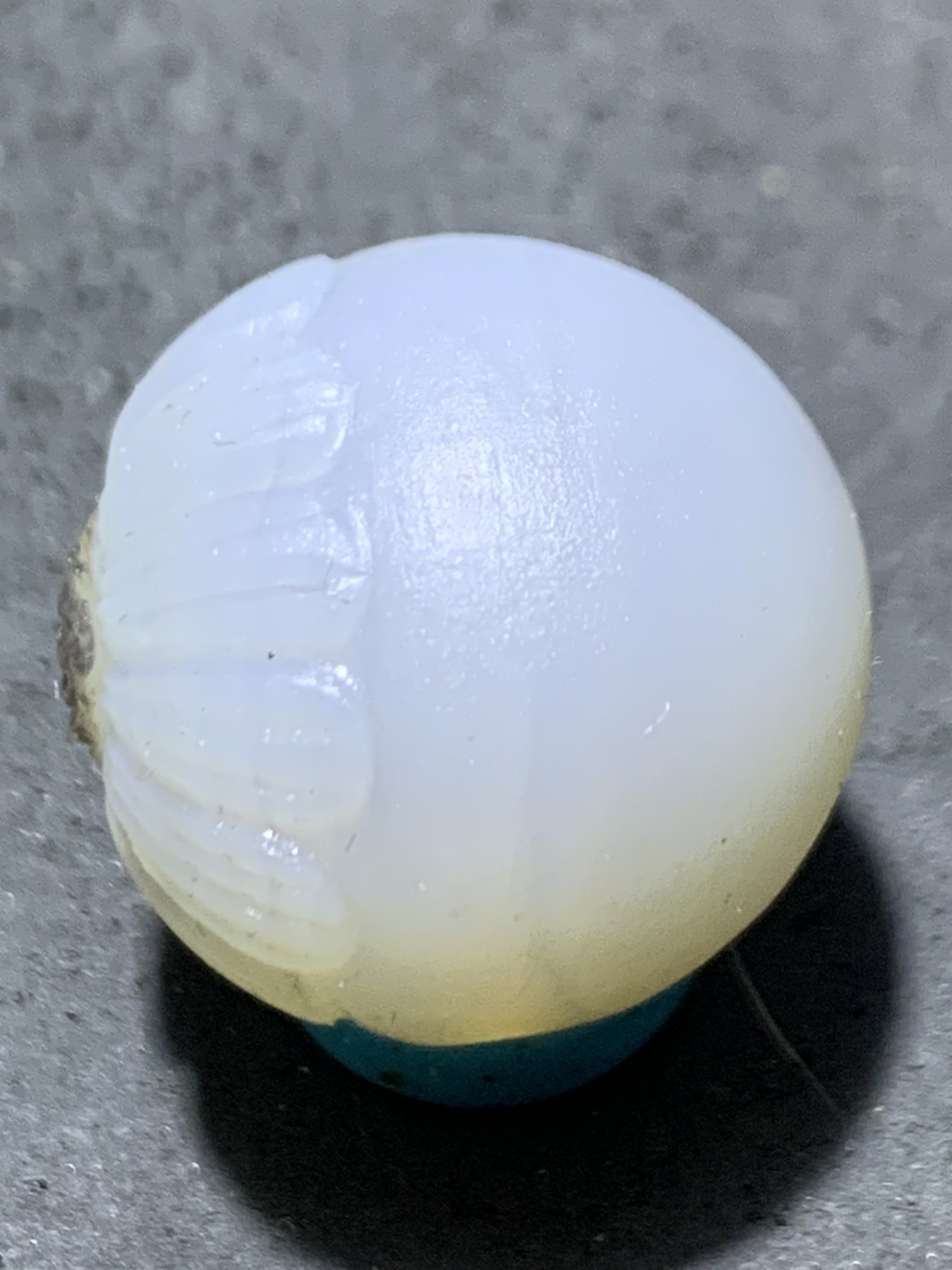 精美高玉化亚光海洋玉髓手工俏色巧雕太阳花随形圆珠一个
