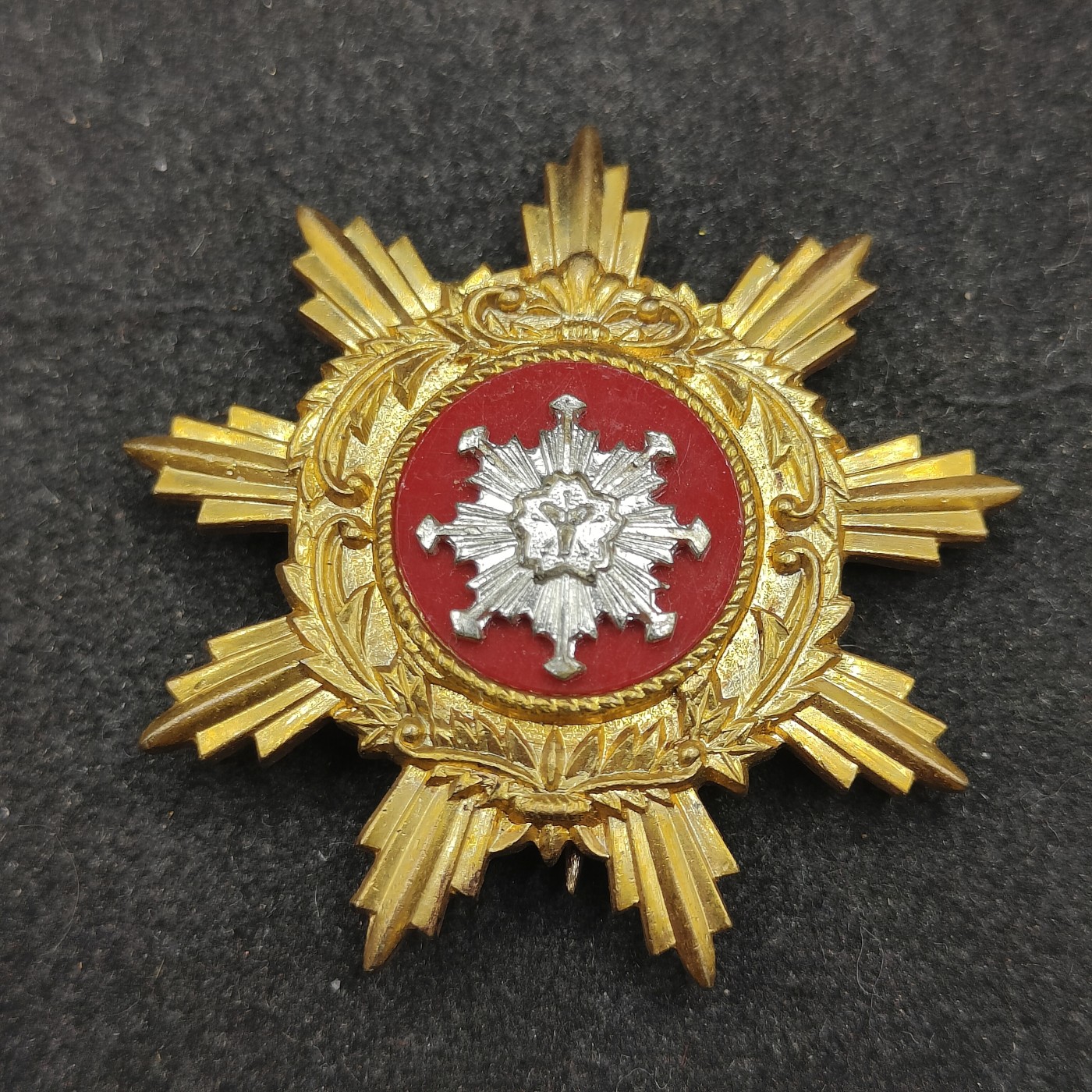 全场0元起拍 第131期 咸鱼国勋章拍卖专场 2月11日（周日）下午6：00开始 日本消防团勤续章