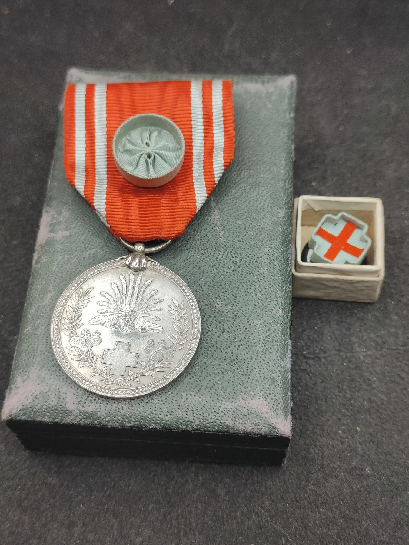 全场0元起拍 第131期 咸鱼国勋章拍卖专场 2月11日（周日）下午6：00开始 日本赤十字终身社员章 带略银制