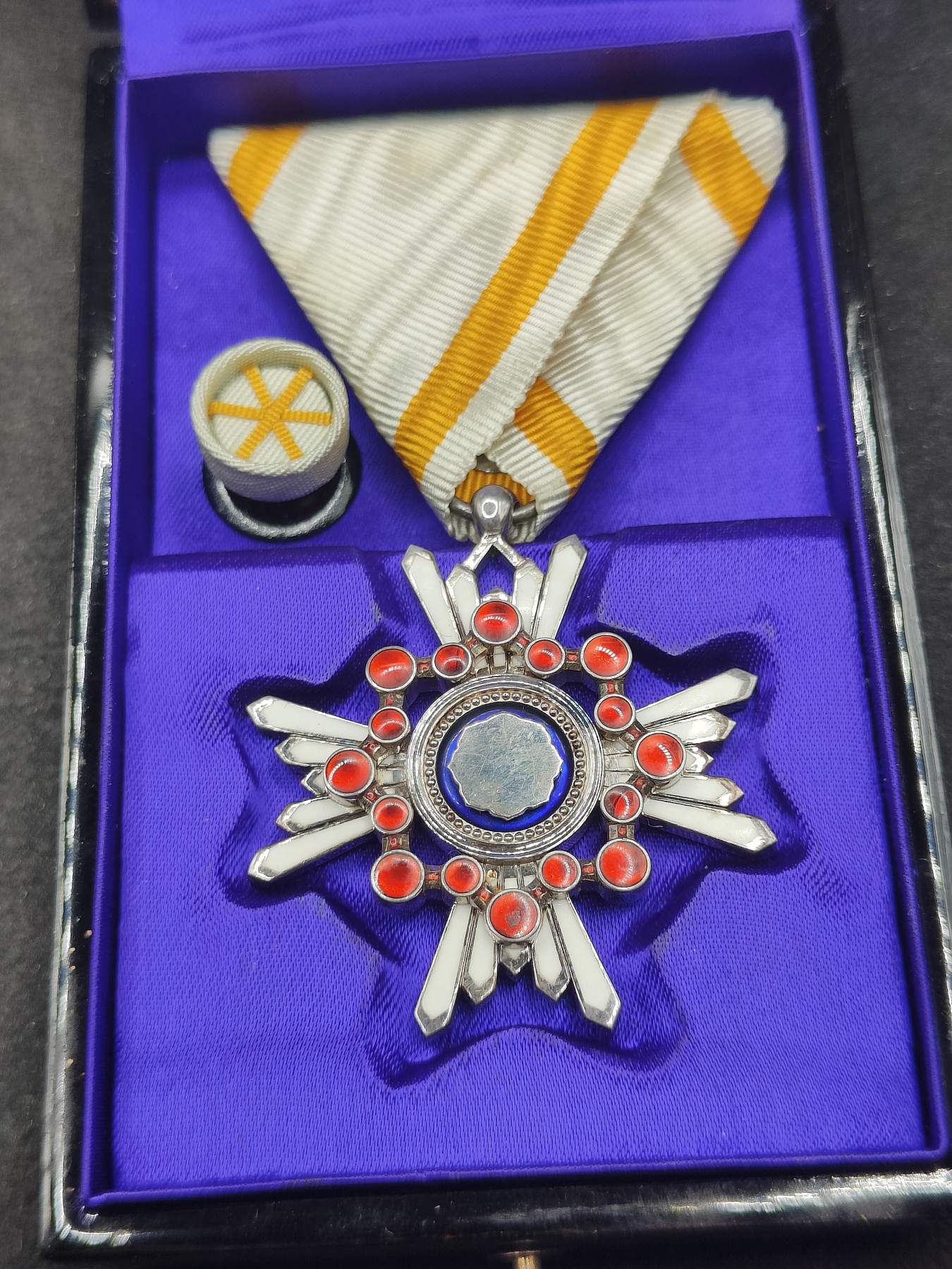 全场0元起拍 第131期 咸鱼国勋章拍卖专场 2月11日（周日）下午6：00开始 日本六等瑞宝章银制带盒略