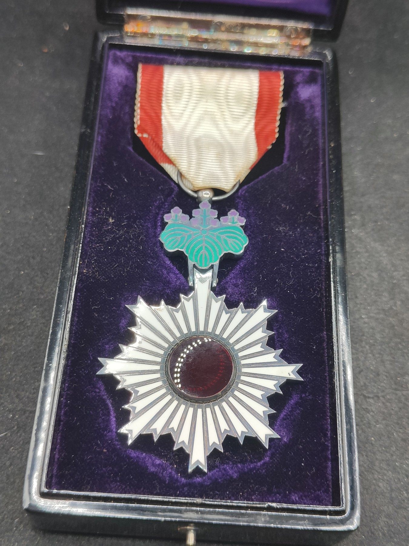 全场0元起拍 第131期 咸鱼国勋章拍卖专场 2月11日（周日）下午6：00开始 日本六等旭日章银制带盒