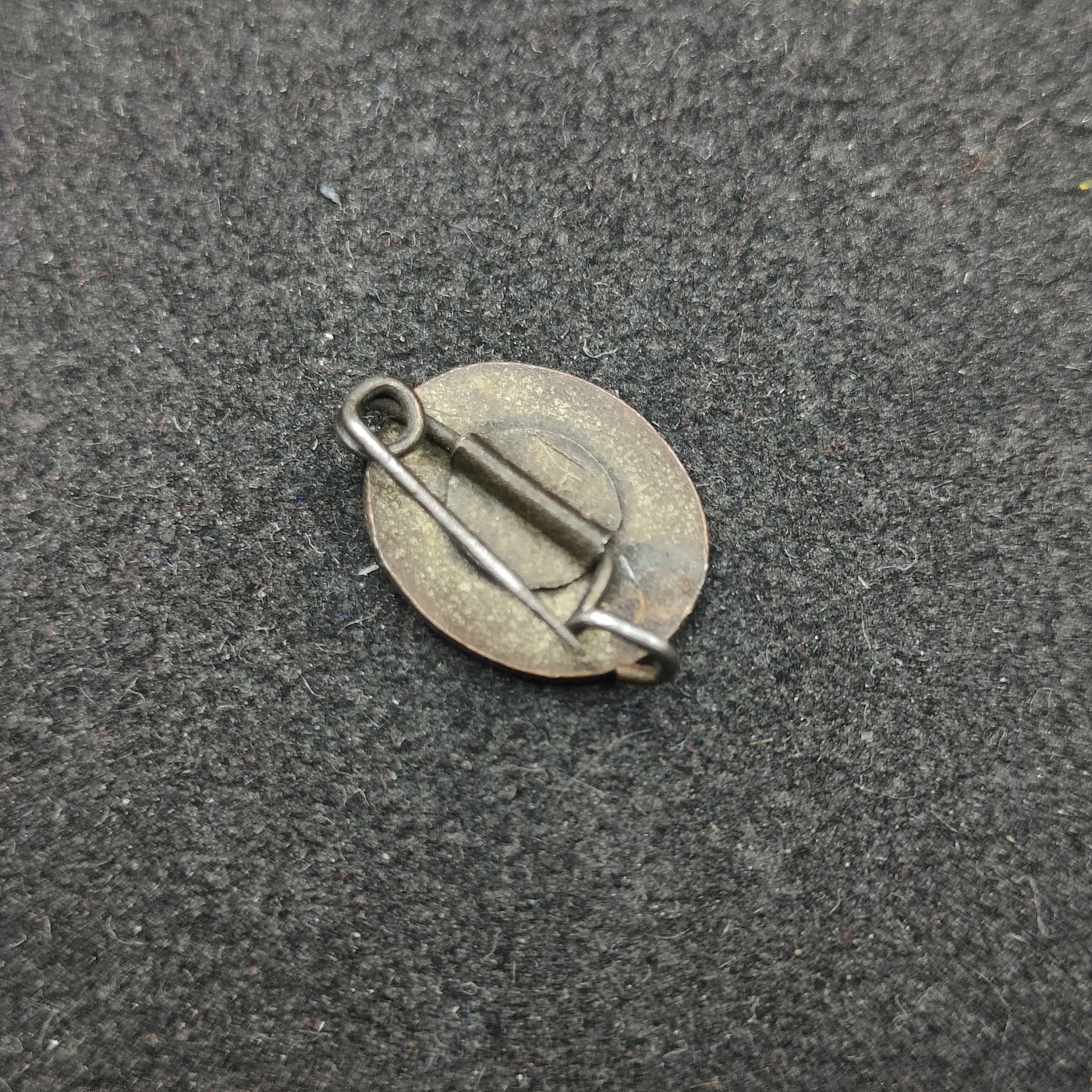 全场0元起拍 第131期 咸鱼国勋章拍卖专场 2月11日（周日）下午6：00开始 东德社会统一党珐琅党徽