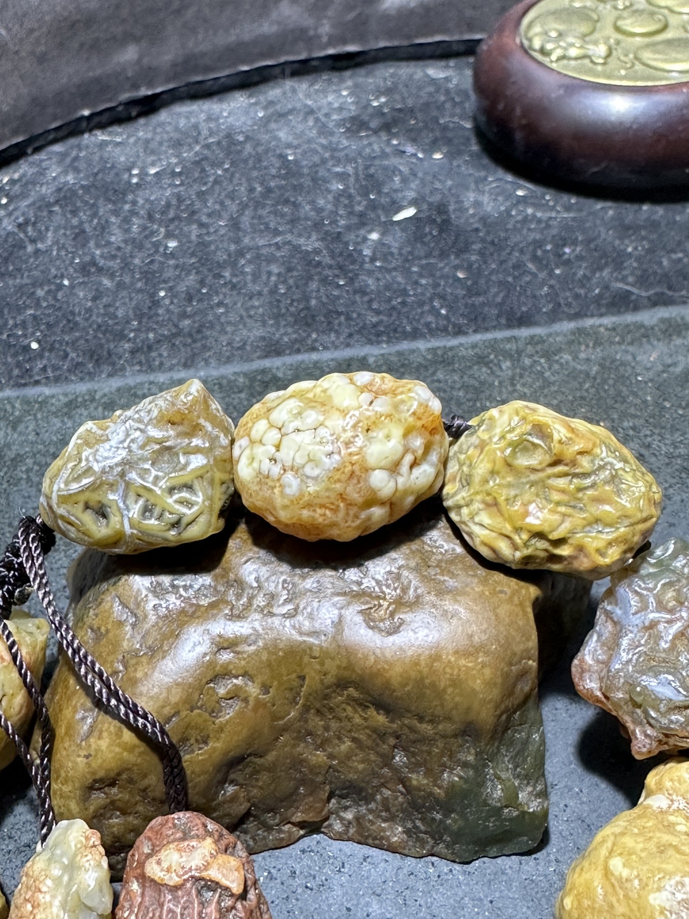 精美阿拉善多宝筋脉石原石手工编织手串一条，