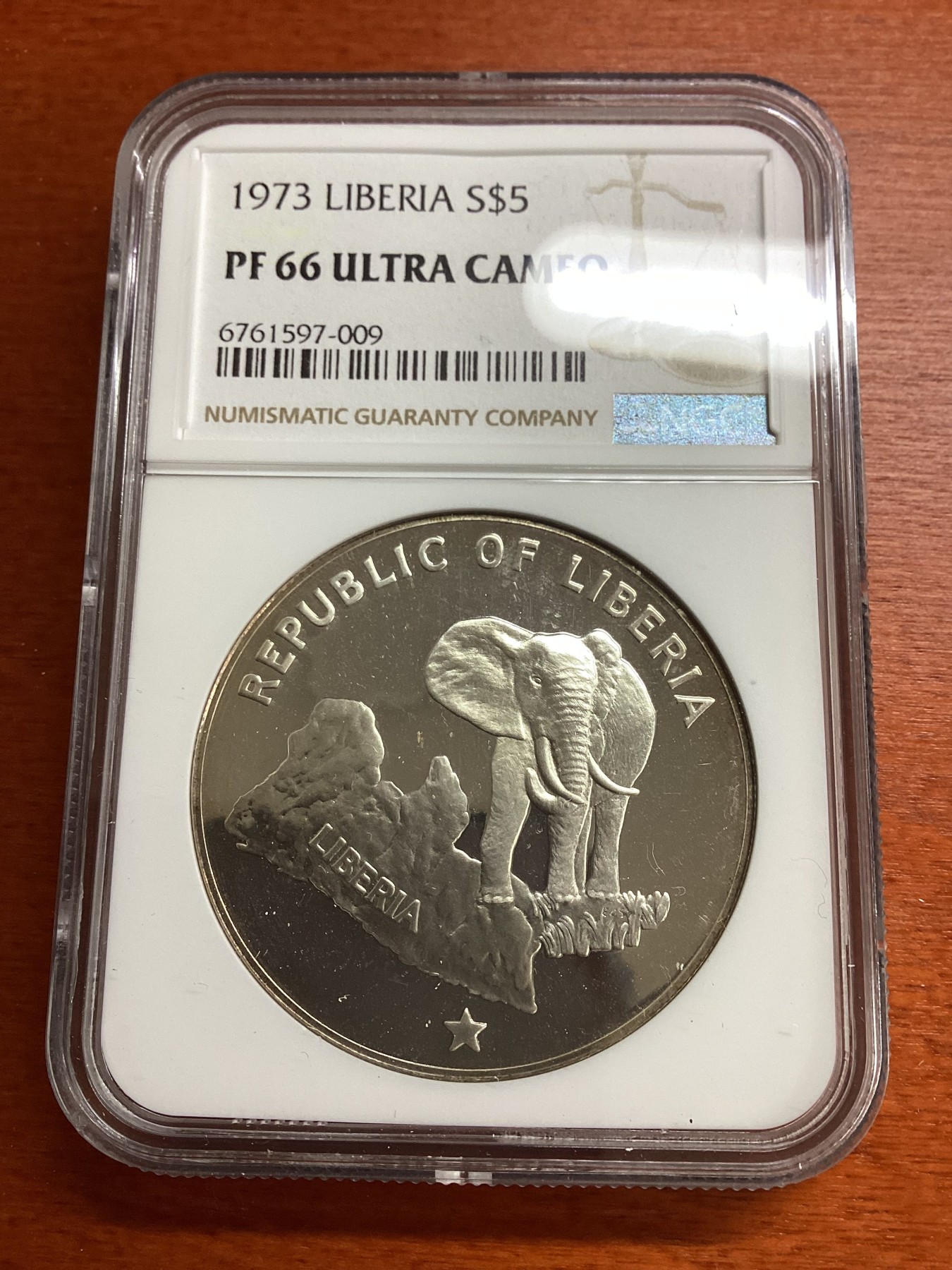 长老汇兔年精选第二场 1973 利比里亚非洲五霸大象5元精制银币，NGC PF66UC