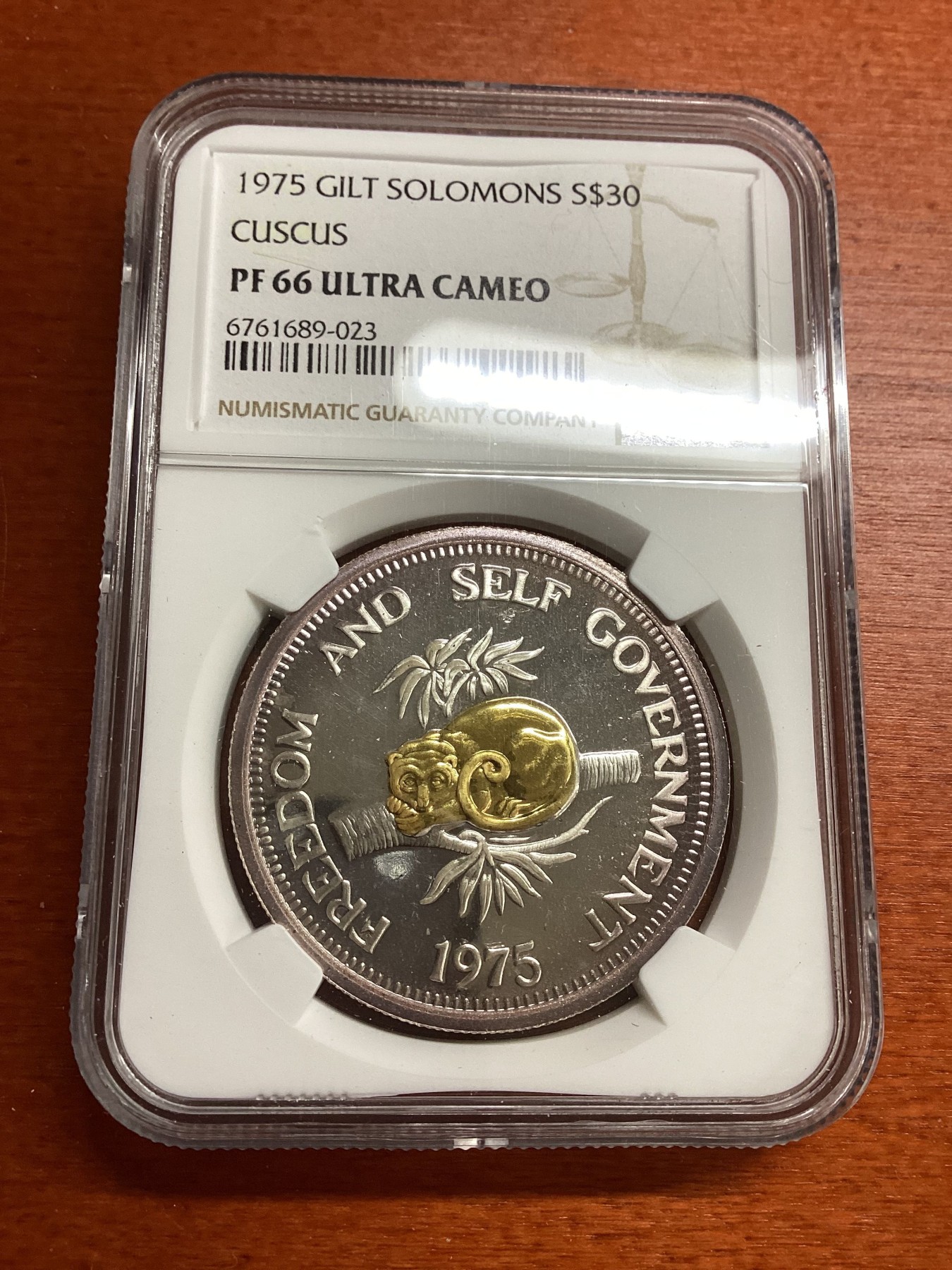 长老汇兔年精选第二场 珍稀币，1975 所罗门袋猴30元镀金精制银币，NGC PF66UC，更高分仅有9枚，背面5grains纯金