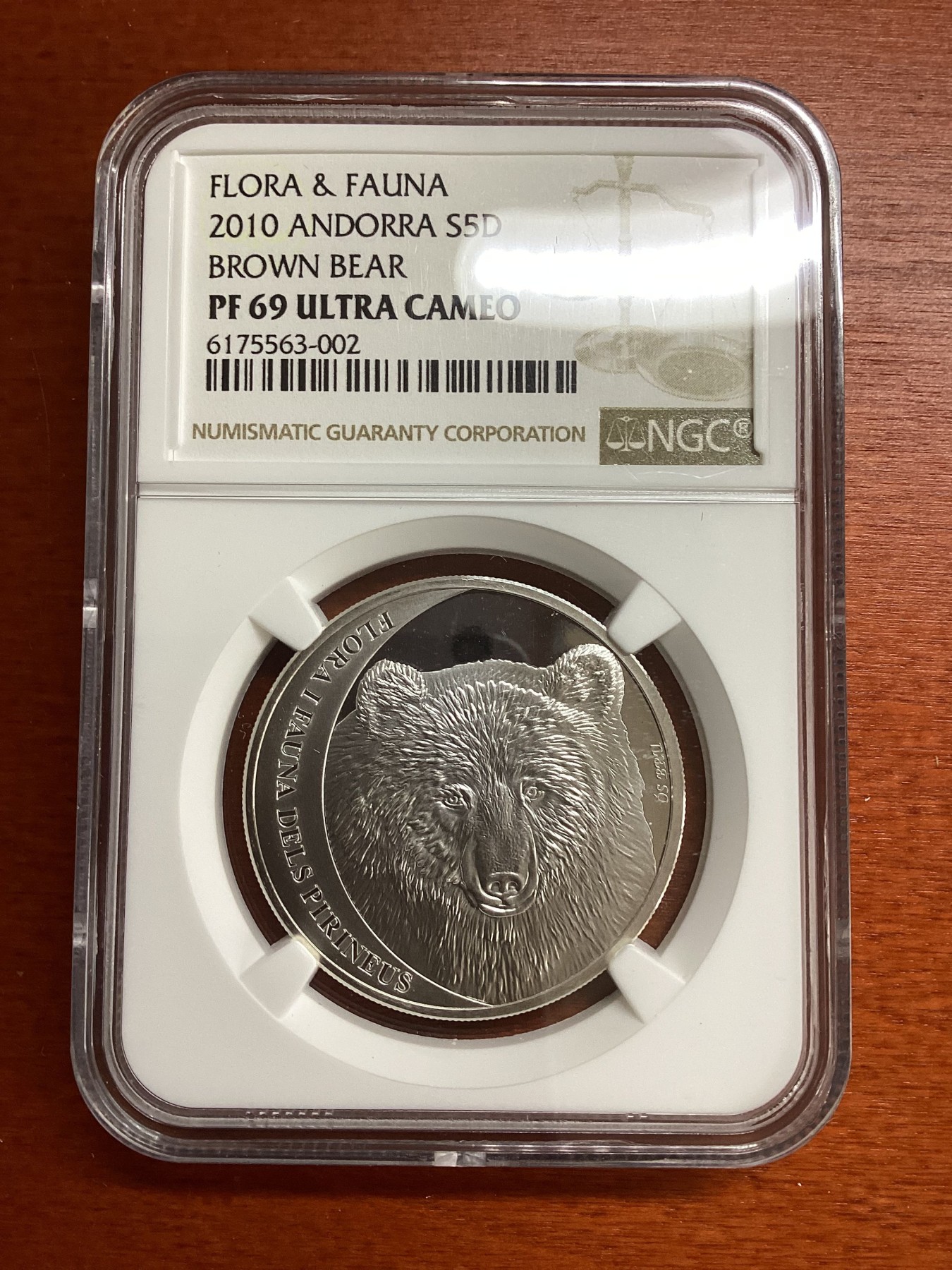 长老汇兔年精选第二场 2010 安道尔花与动物系列棕熊5第纳尔精制银币，NGC PF69UC，更高分仅有三枚，获奖币