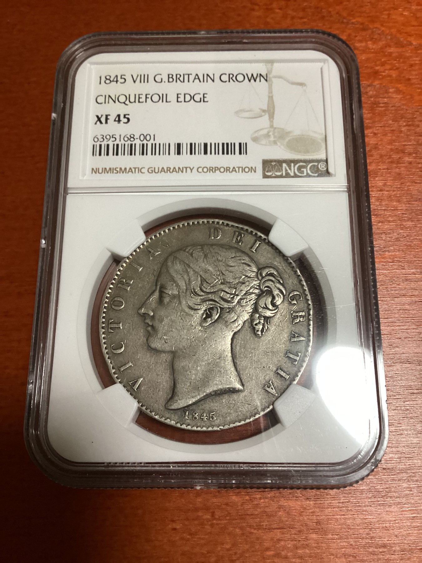 长老汇兔年精选第二场 1845 VIII G.BRITAIN CINQUEFOIL EDGE英国维多利亚早期1克朗大银币，NGC XF45分，克书价超两万元，难得一见