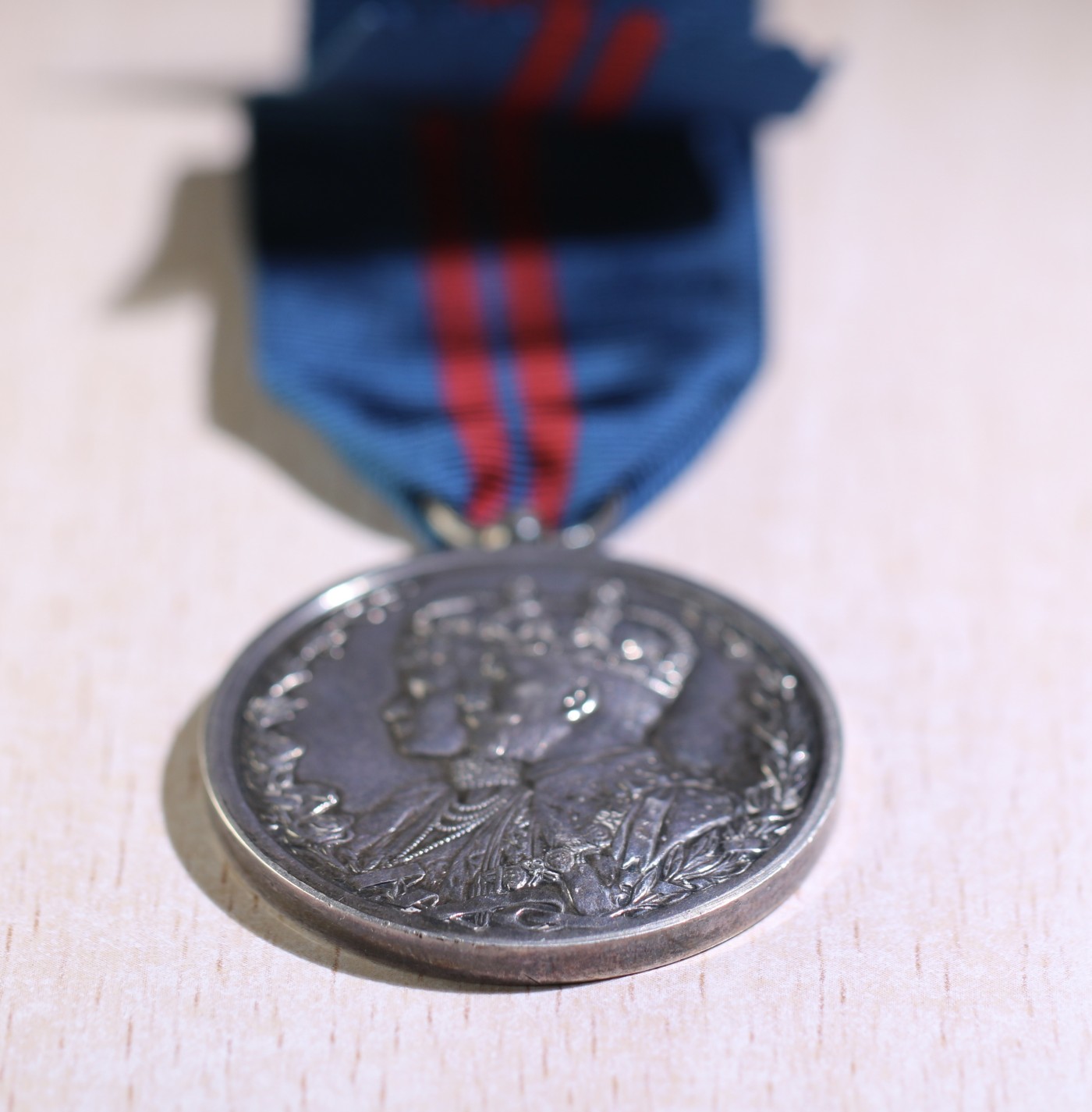 大猫徽章拍卖第241期  英国🇬🇧乔治五世夫妇德里加冕银章