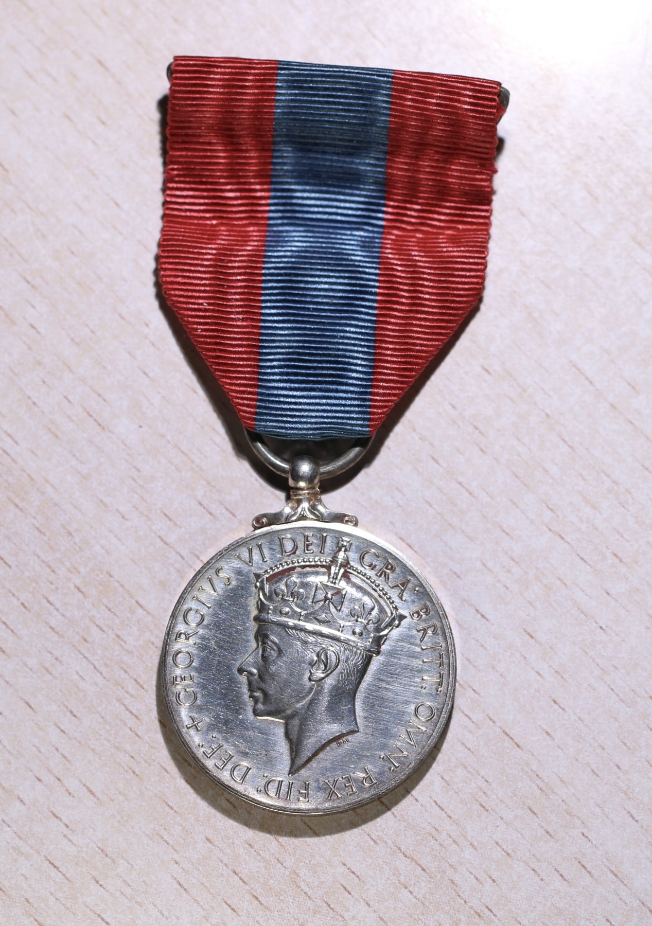 大猫徽章拍卖第241期  英国🇬🇧乔治六世去掉印度皇帝头衔以后帝国服务银质奖章