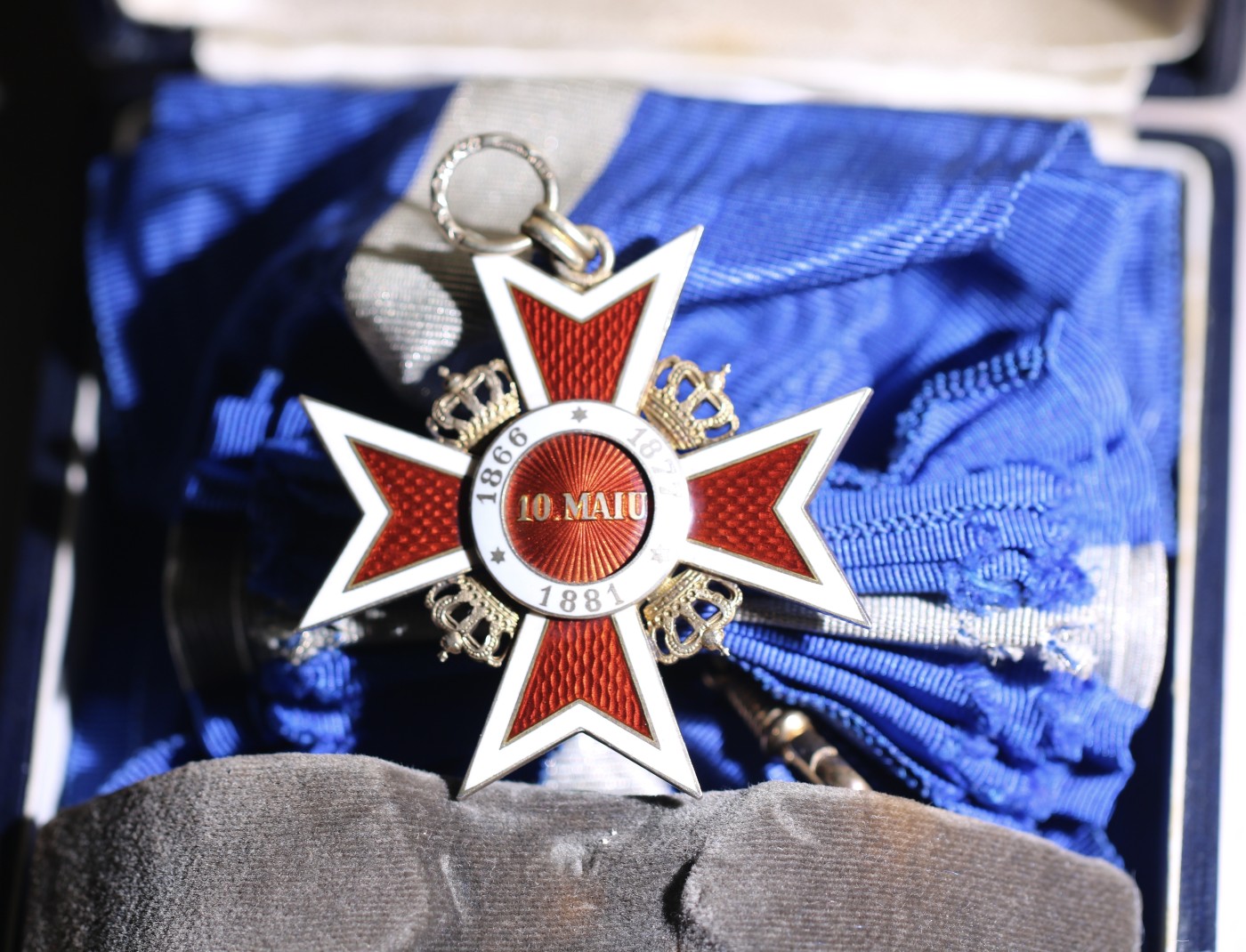 大猫徽章拍卖第241期  大十字级罗马尼亚王冠勋章 品相状态极佳