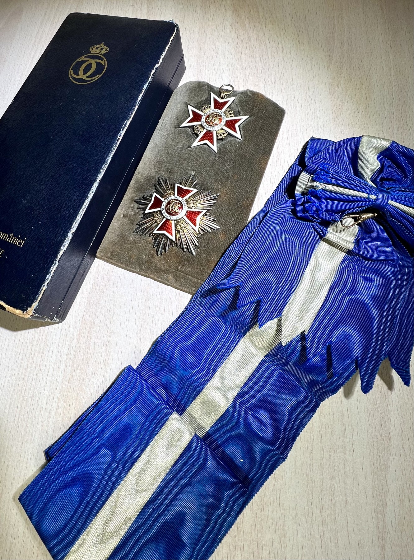 大猫徽章拍卖第241期  大十字级罗马尼亚王冠勋章 品相状态极佳