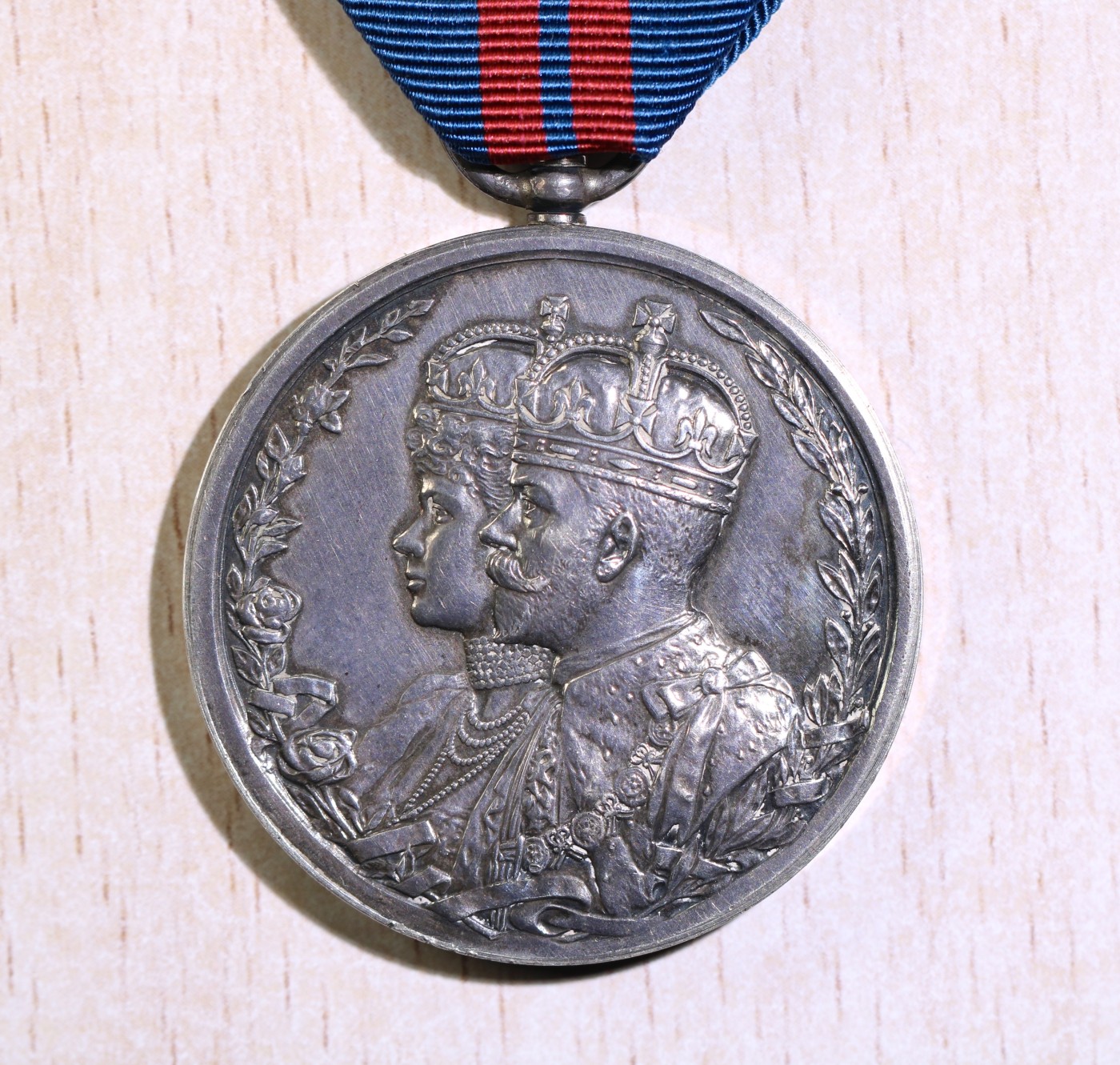 大猫徽章拍卖第241期  英国🇬🇧乔治五世夫妇德里加冕银章