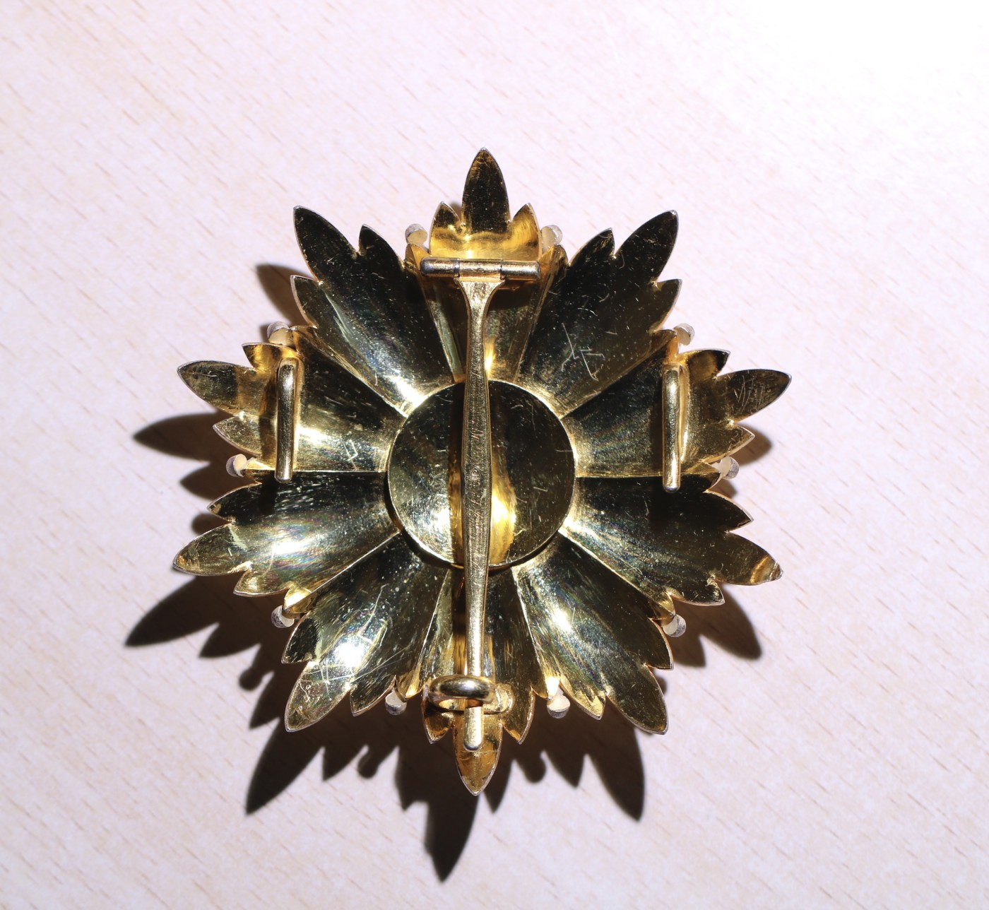 大猫徽章拍卖第241期  伊朗王国巴列维皇冠大十字勋章星芒章，法国亚瑟贝特朗制造。稀少。