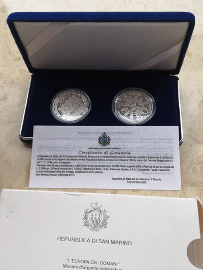 道一币馆币章第三十六场 - 原盒证 圣马力诺1999年明日欧洲5000+10000里拉精制银币套装