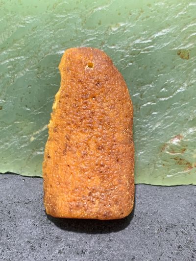 精品蜜蜡随形原石吊坠一块！ - 精品蜜蜡随形原石吊坠一块！