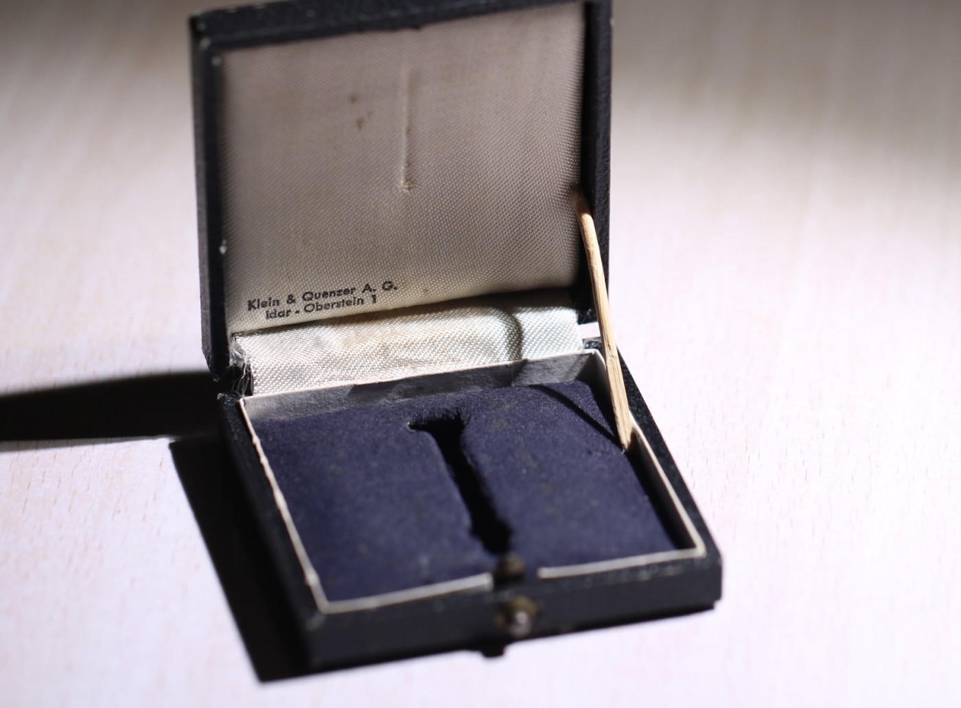 大猫徽章拍卖第241期  德三勋章空盒