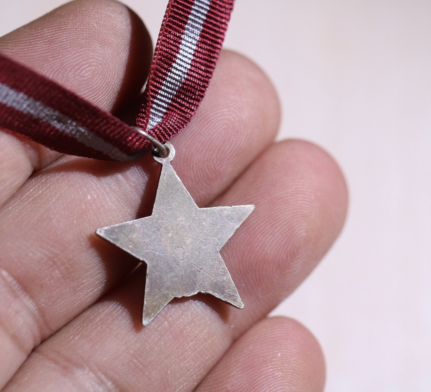 大猫徽章拍卖第241期  红星勋章银质迷你 极少且精致