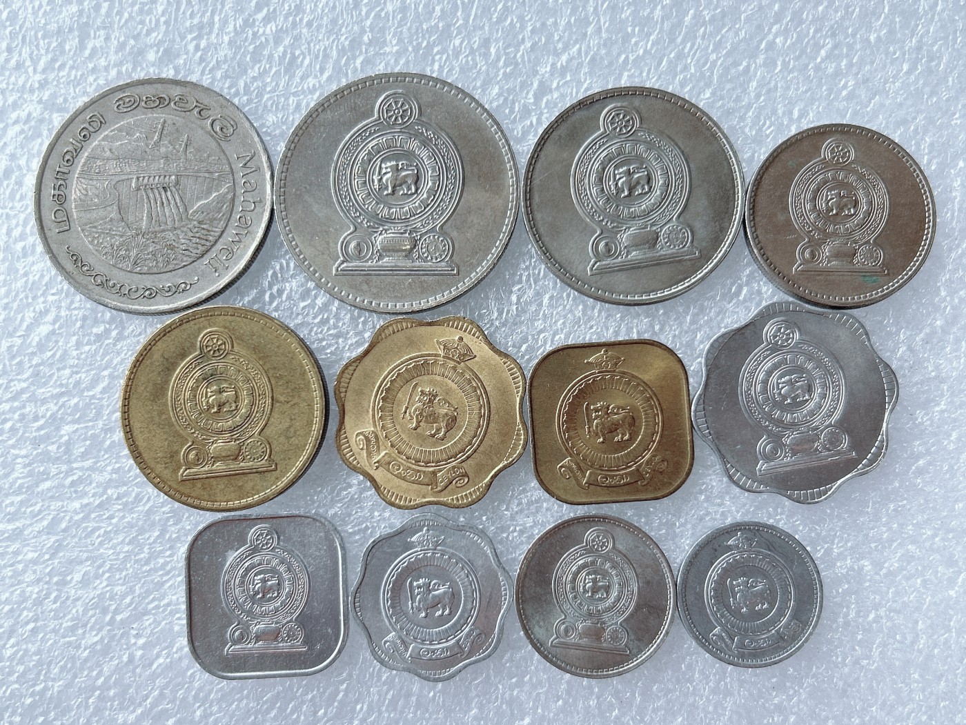 第一海外回流一元起拍收藏 散币专场 第67期 斯里兰卡硬币 12枚