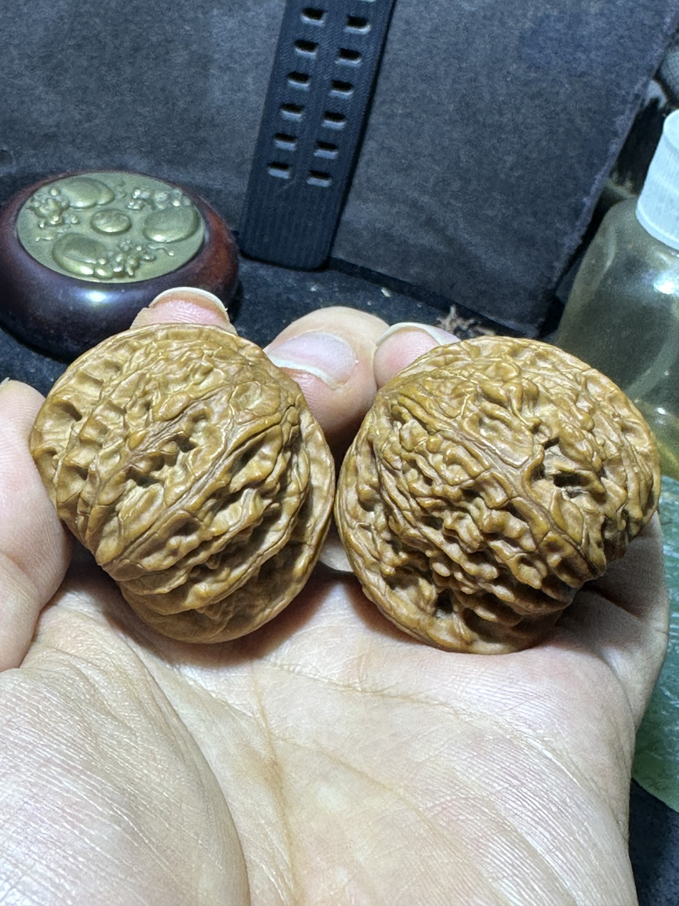 精美原桩闷尖磨盘狮子头文玩核桃一对，