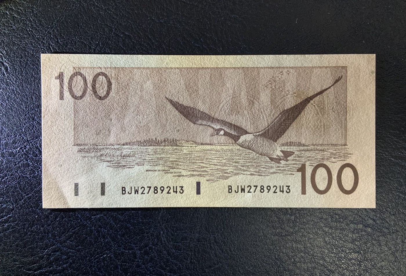 🦩收藏联盟Quantum Auction 第324期拍卖  加拿大1988年100元 品相UNC 角微瑕 加拿大鹅