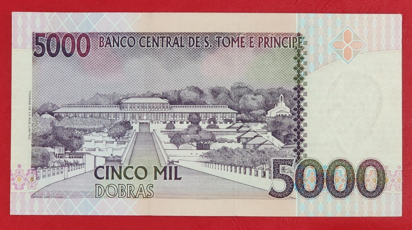 全新UNC 圣多美和普林西比5000多布拉 AA冠 P-65 年份号码随机