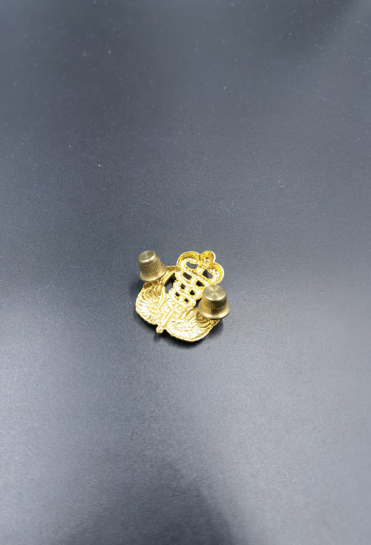 全场0起！0押金拍卖！大陆勋赏俱乐部第十期拍卖 韩国医疗兵领花（早期五共时期版本）