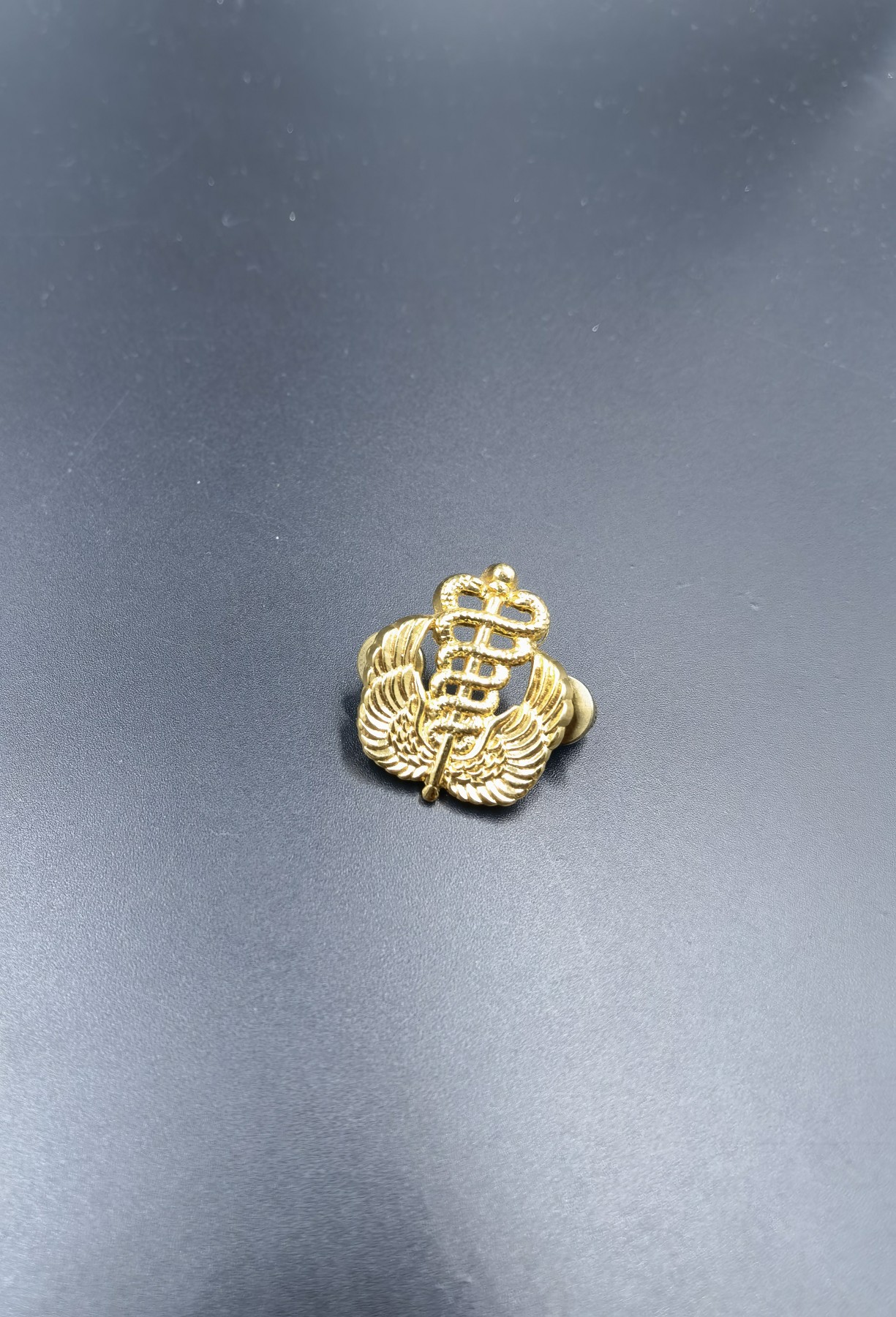 全场0起！0押金拍卖！大陆勋赏俱乐部第十期拍卖 韩国医疗兵领花（早期五共时期版本）