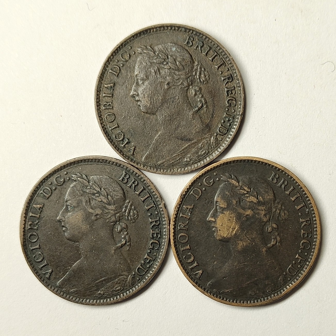 🏮💰物与斋新春连拍3-世界近现代硬币专场（共三场合并发货） 英国维多利亚中年维法新铜币三枚，1882+1886+1894