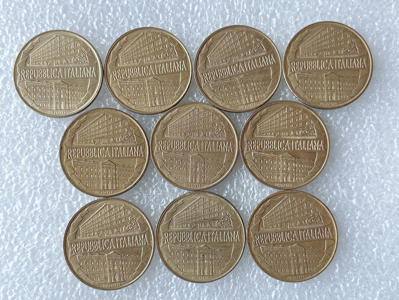 第一海外回流一元起拍收藏 散币专场 第66期 意大利1996年200里拉 金融管理学院百年纪念币 10枚