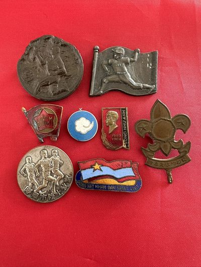 徽章专场拍 - 外章8枚合拍，看好