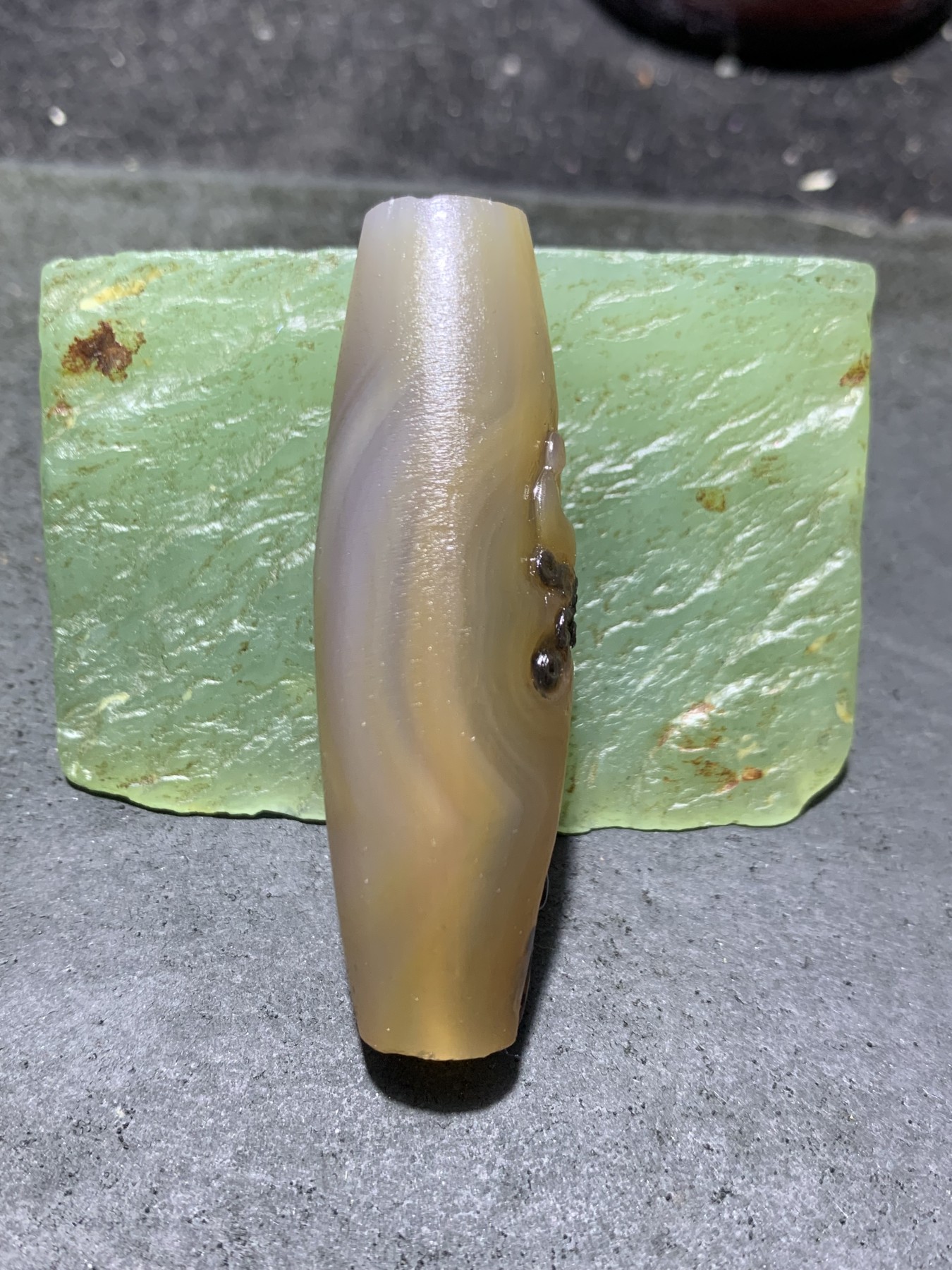 精美亚光高玉化巴西玛瑙手工俏色巧雕一心向佛，得道成佛意境桶珠一个