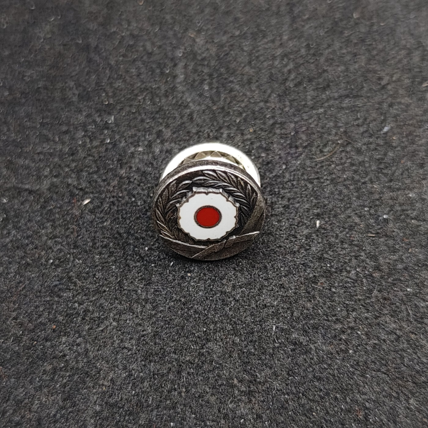 （上一期拍卖与本期一起发货）全场0元起拍 第132期 咸鱼国勋章拍卖专场 2月21日（周三）下午6：00开始 日本纯银珐琅章