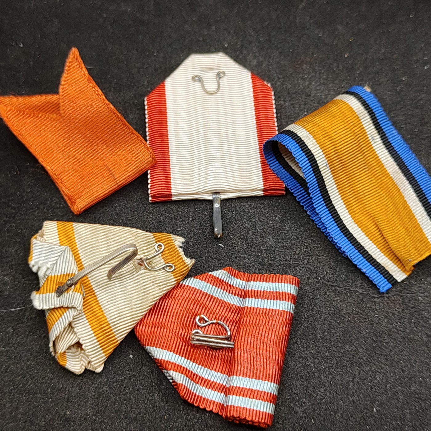 （上一期拍卖与本期一起发货）全场0元起拍 第132期 咸鱼国勋章拍卖专场 2月21日（周三）下午6：00开始 各种绶带一组