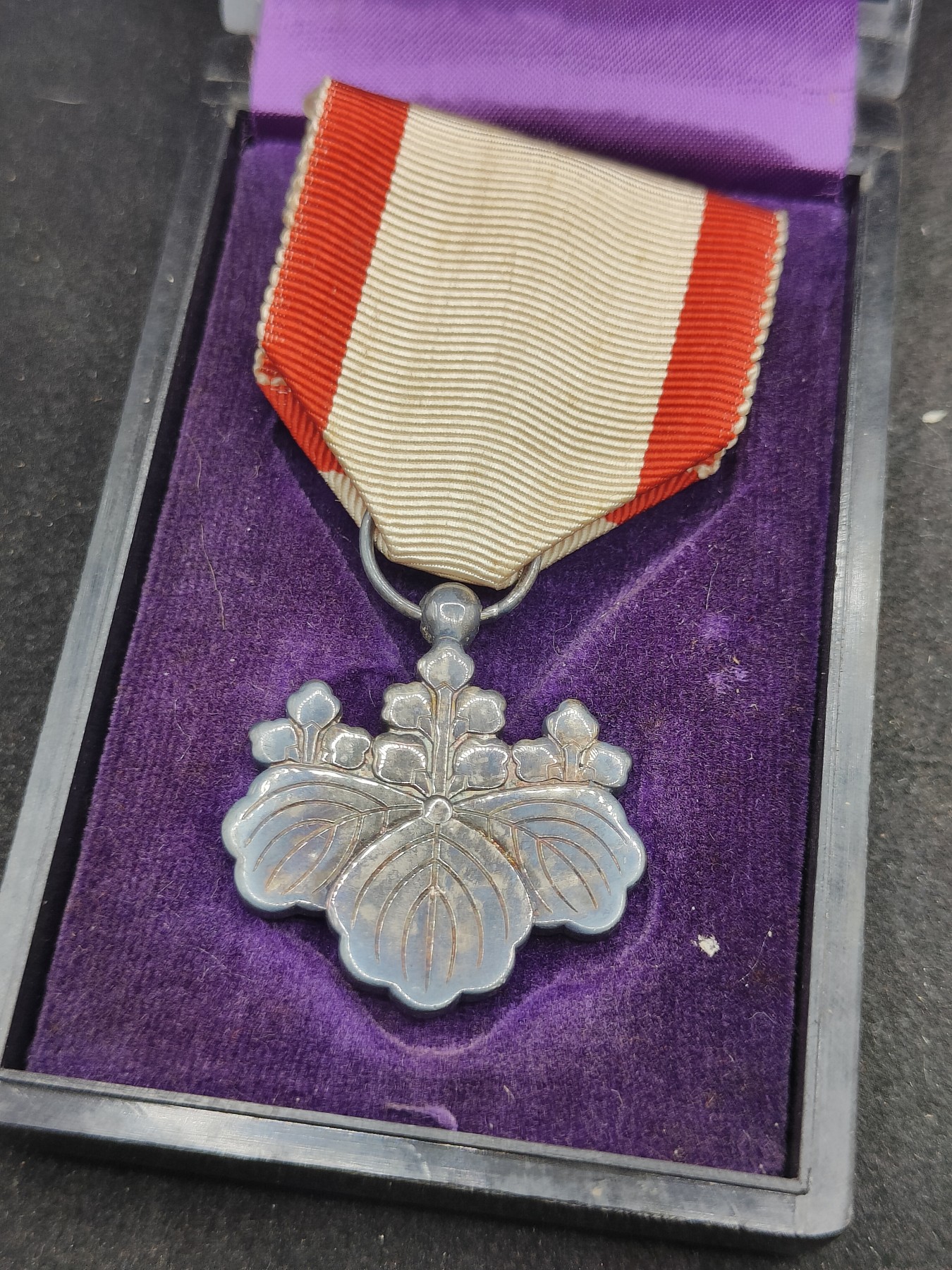 （上一期拍卖与本期一起发货）全场0元起拍 第132期 咸鱼国勋章拍卖专场 2月21日（周三）下午6：00开始 日本白叶章银制带盒