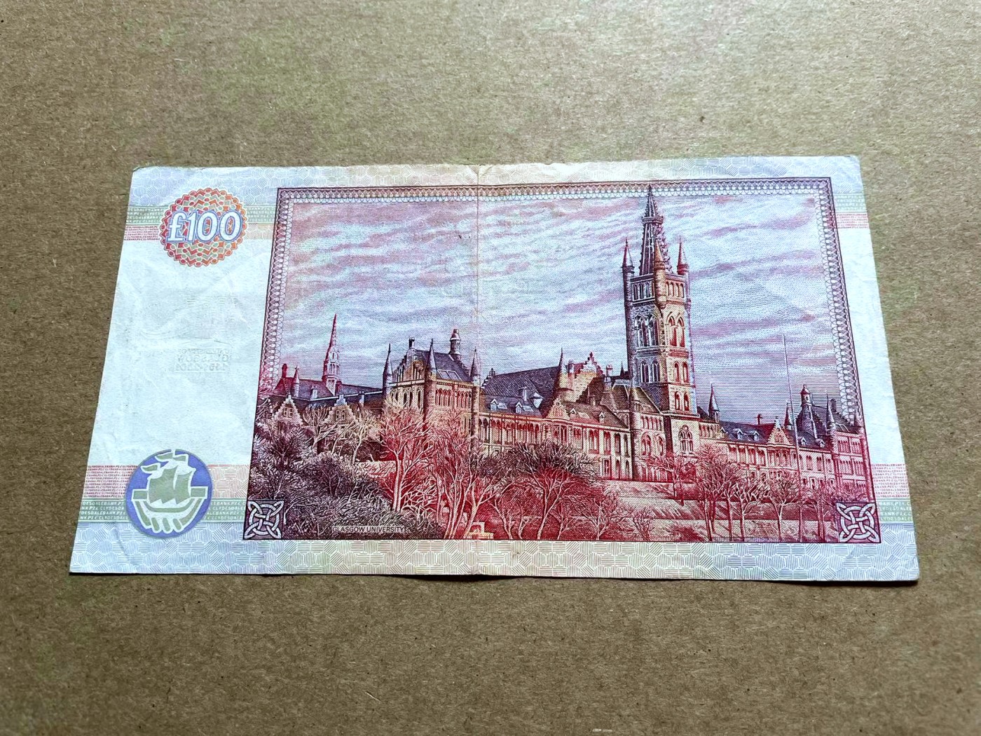 【Blue Auction】✨世界纸币精拍第433期【精】 【无47】苏格兰 2001年100镑 纪念钞 品相如图 开尔文教授 背面格拉斯哥大学大场景