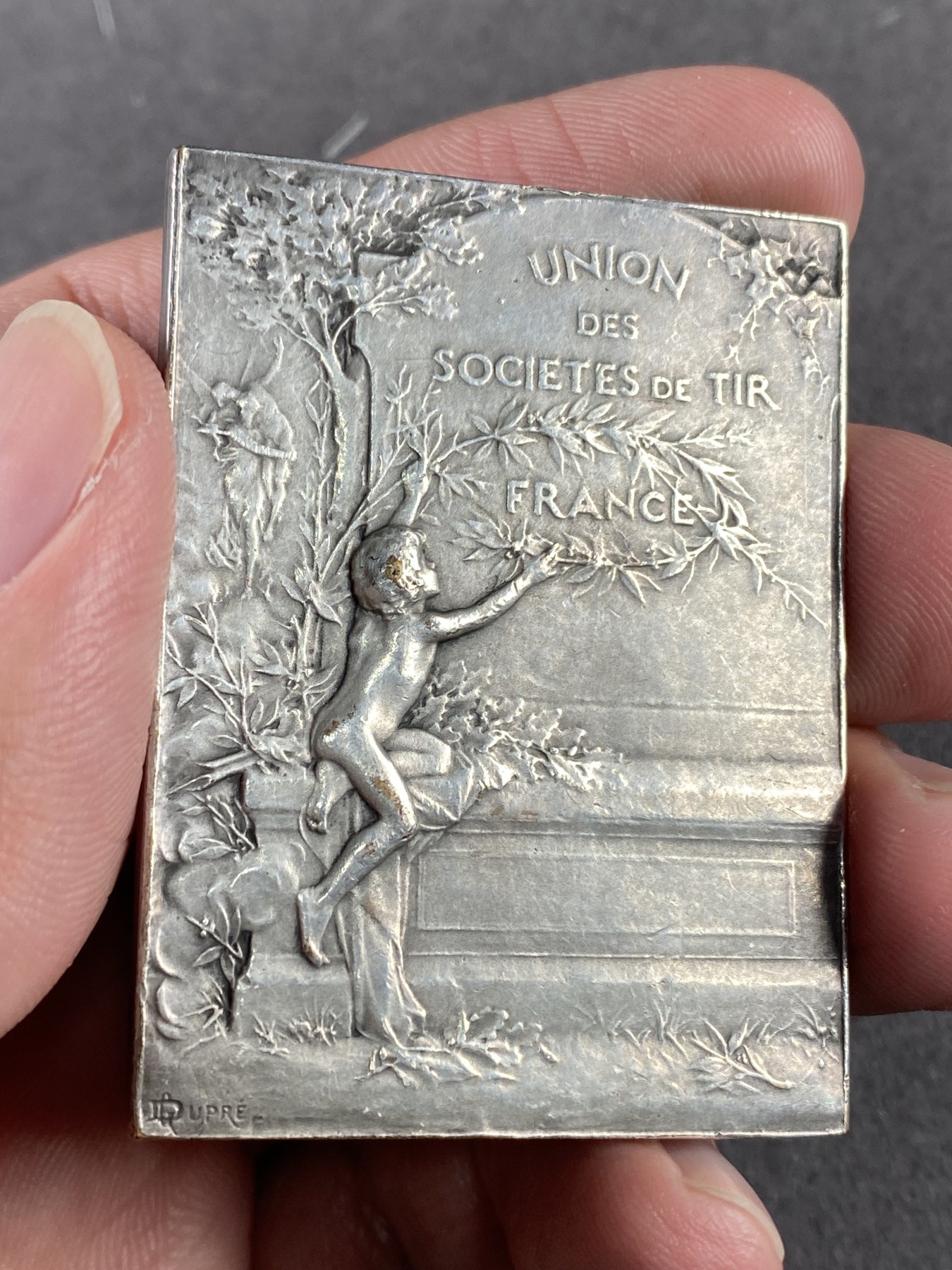 万国钱币拍卖第021期（龙年首拍） 十九世纪法国射击节大镀银铜章 未送评欧洲一线货41g，38x50mm