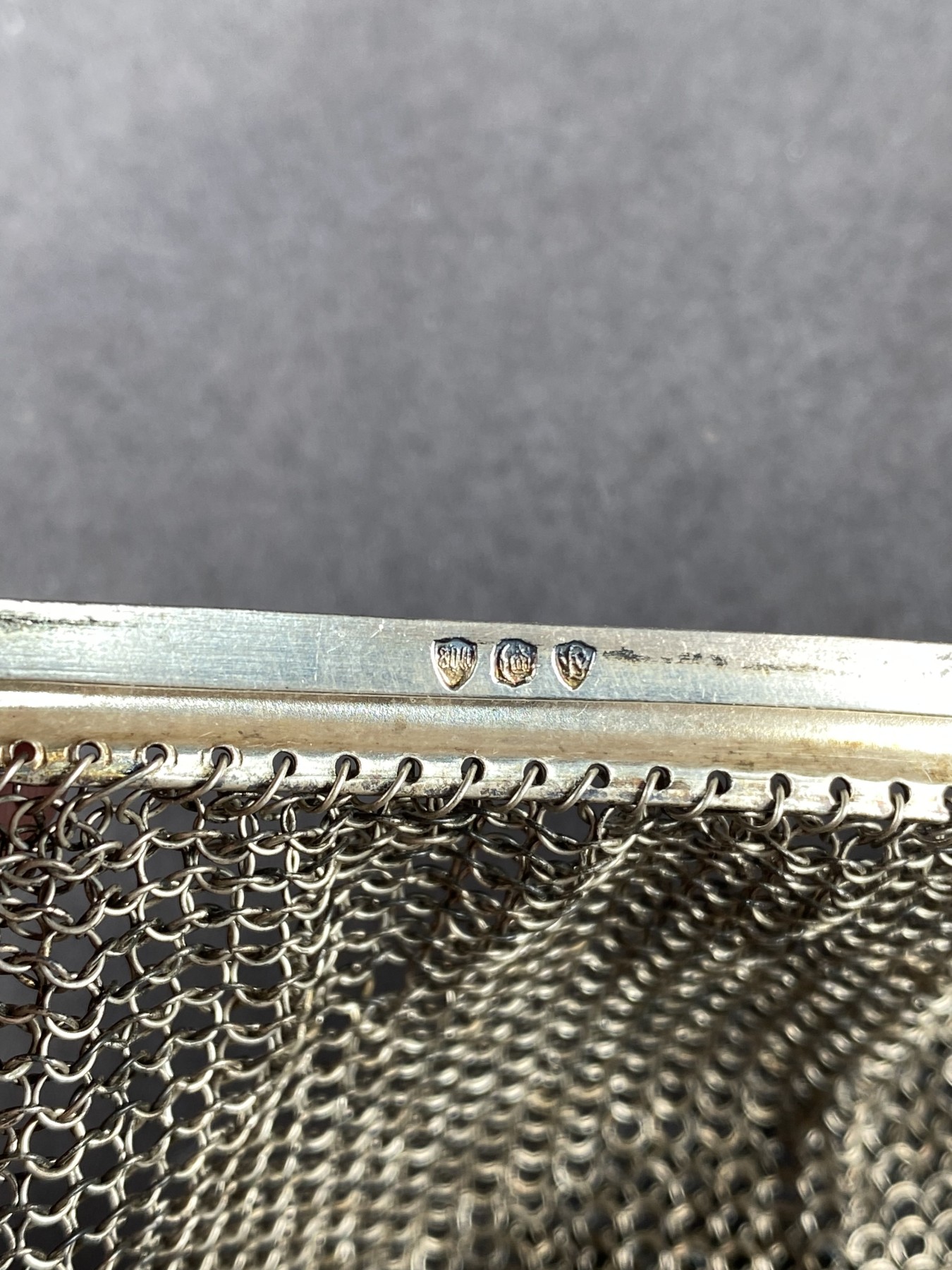 万国钱币拍卖第021期（龙年首拍） 十九世纪德国银质女士晚宴包 镂空锁链工艺非常细腻 实用物品 143g 800银标