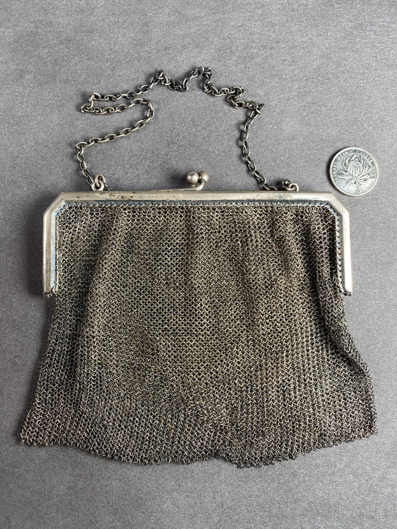 万国钱币拍卖第021期（龙年首拍） 十九世纪德国银质女士晚宴包 镂空锁链工艺非常细腻 实用物品 143g 800银标