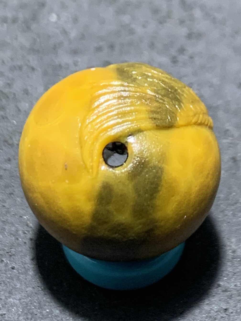 精美冰飘亚光战国红玛瑙手工俏色巧雕富贵有余随形珠一个，